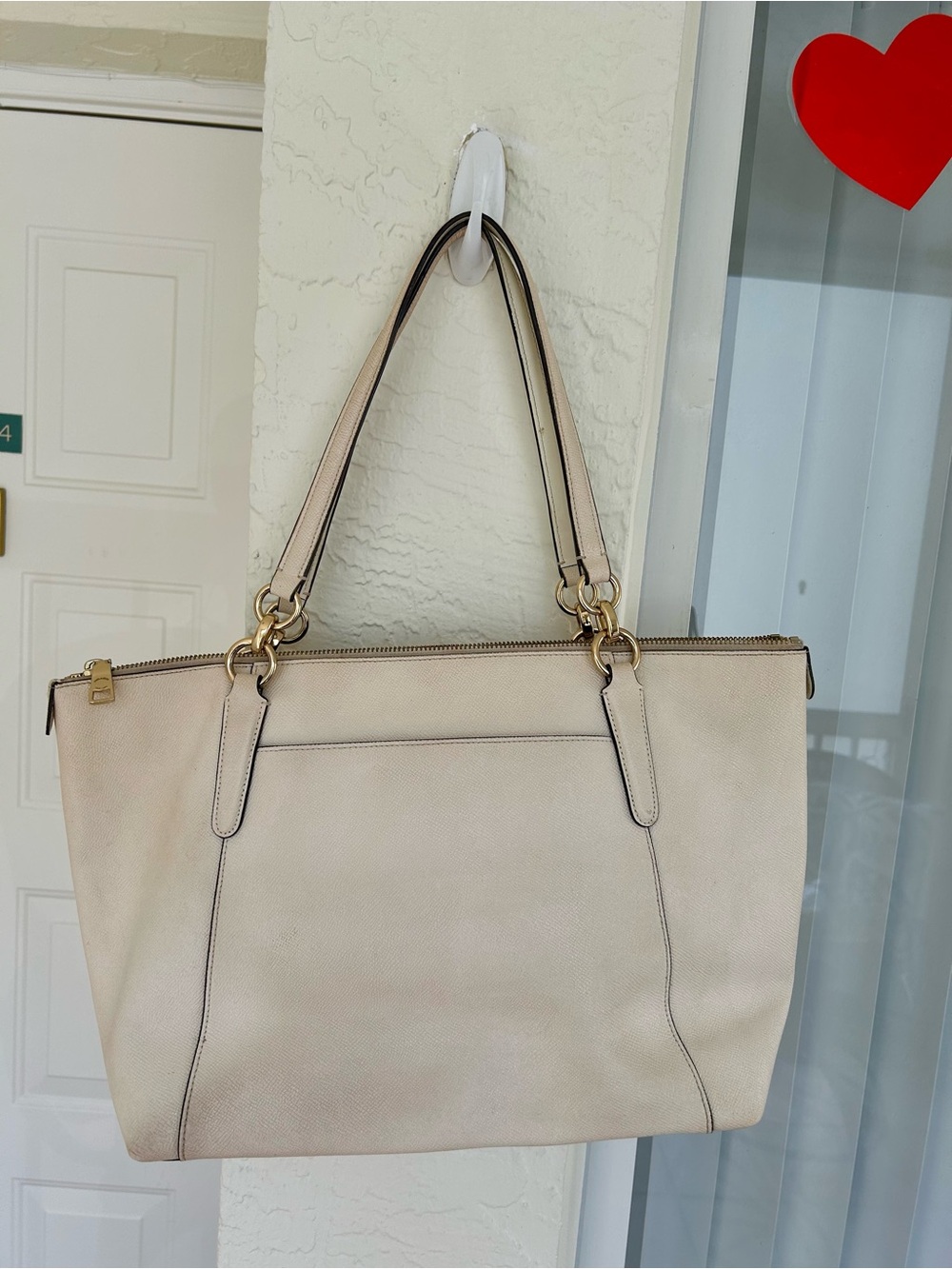 Coach Large Cream Leather Tote with Gold Hardware and Double Straps - Picture 3 of 7
